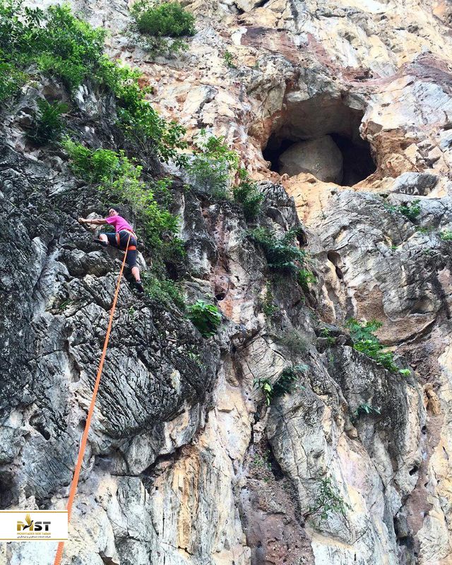 صخره نوردی در Batu Cave Crags