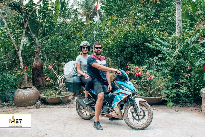 گردش با موتورسیکلت در ویتنام