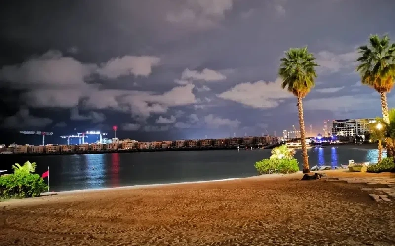 ساحل لامر دبی در شب