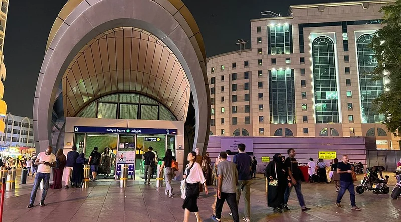 دسترسی به بازار نایف دبی با مترو