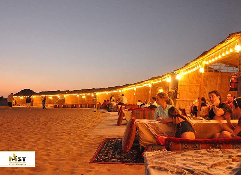 کمپ در صحرای دبی