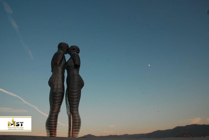 مجسمه‌ی عشق در باتومی