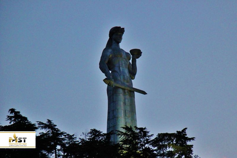 مجسمه مادر گرجستان