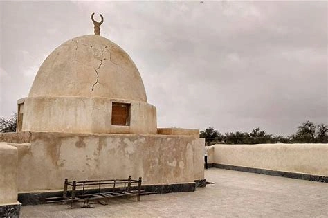 روستای کوشه – مسجد شیخ برخ و گورستان‌های تاریخی
