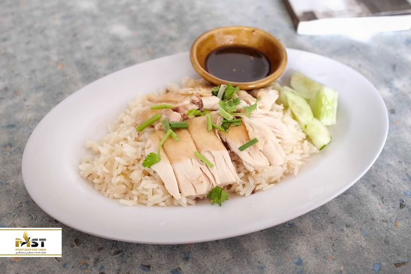 مرغ پخته و برنج (‌ Khao Mun Gai) تایلندی
