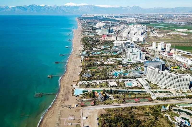  تصویری از هتل‌های لوس و فضای ساحلی لارا