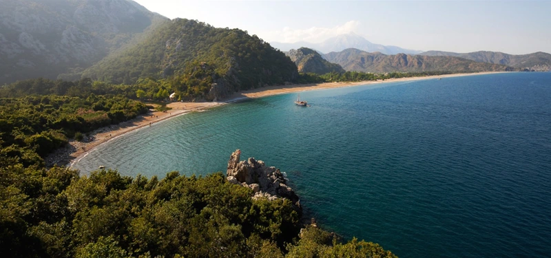 زیبایی بی‌نظیر ساحل دنج و آرام چیرالی در اطراف شهر آنتالیا