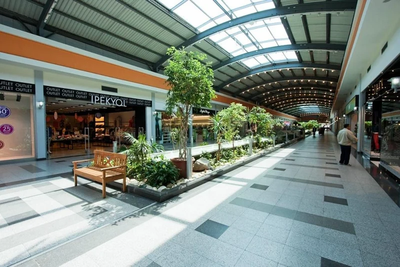 تجربه‌ای لذت‌بخش از خرید اقتصادی در فضای دلنشین مرکز خرید اوت‌لت دیپو آنتالیا