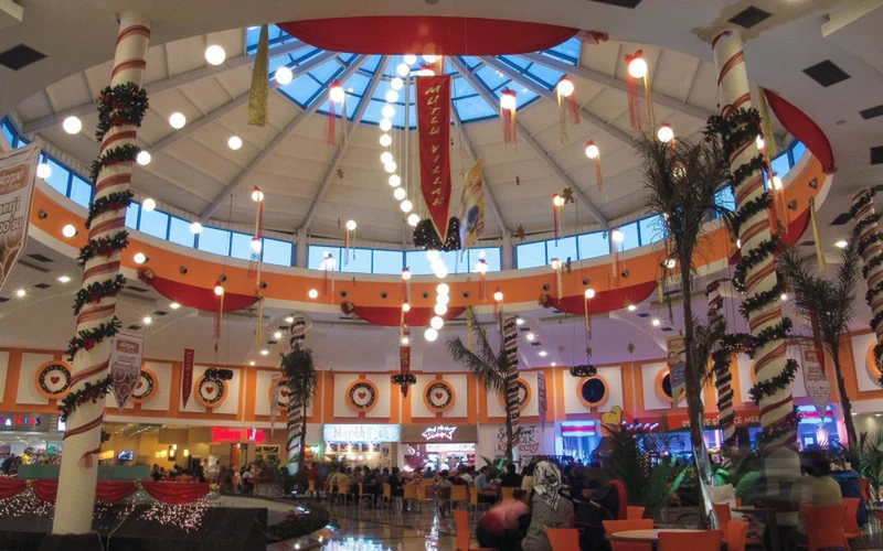  فود کورت مرکز خرید اوت‌لت دیپو؛ فرصتی مناسب برای استراحت و تفریح 