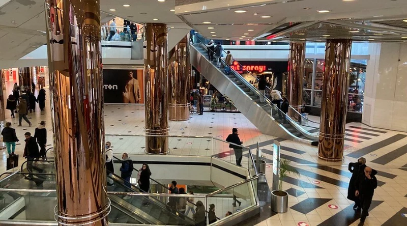  فضای آرام و خلوت مرکز خرید جواهر استانبول در ساعت&zwnj;های اولیه صبح