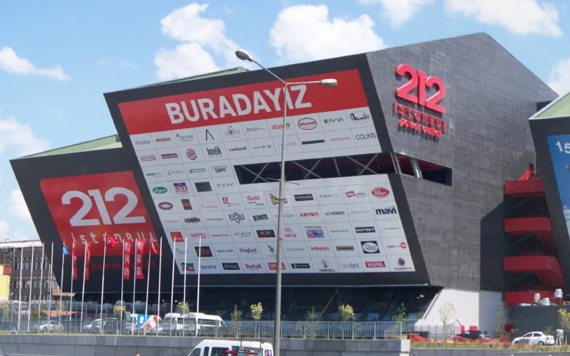 ۲۱۲ پاور اوت&zwnj;لت استانبول