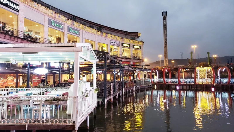  مرکز خرید ویاپورت آسیا