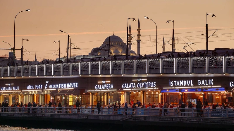 رستورانها و کافههای پل گالاتا