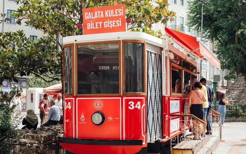 دسترسی به برج گالاتا با تراموا