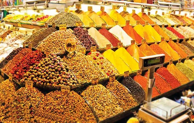 ادویه&zwnj;ها و شیرینی&zwnj;های ترکی در بازار استانبول
