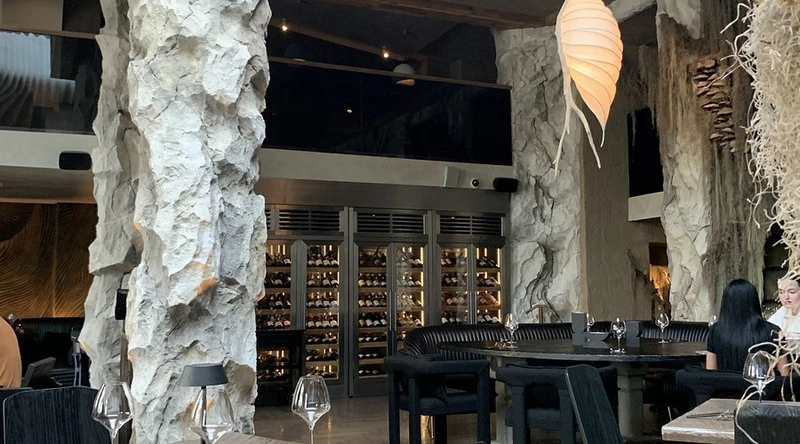 ضای شیک و مدرن رستوران&zwnj;های فودکورت مرکز خرید هیستوریا