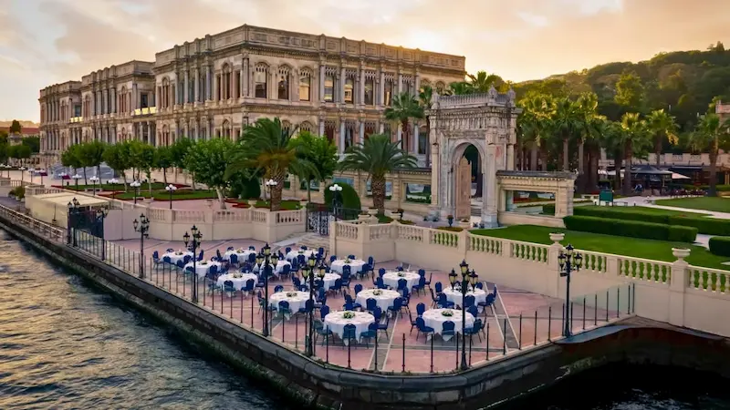 کاخ چراغان، یکی از هتل های ۵ ستاره استانبول