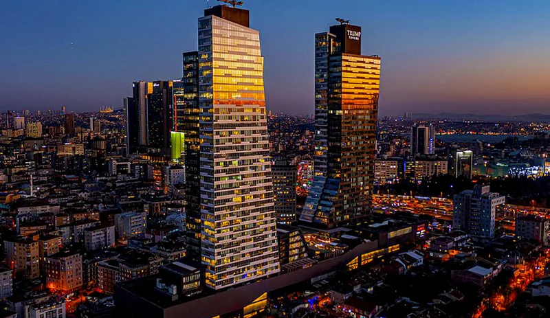 برجهای مدرن ترامپ و اسکایلند استانبول