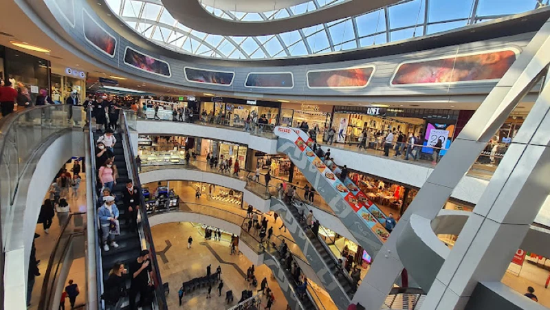  تنوع برندهای بین&zwnj;المللی در طبقات مختلف مرکز خرید مارمارا پارک استانبول