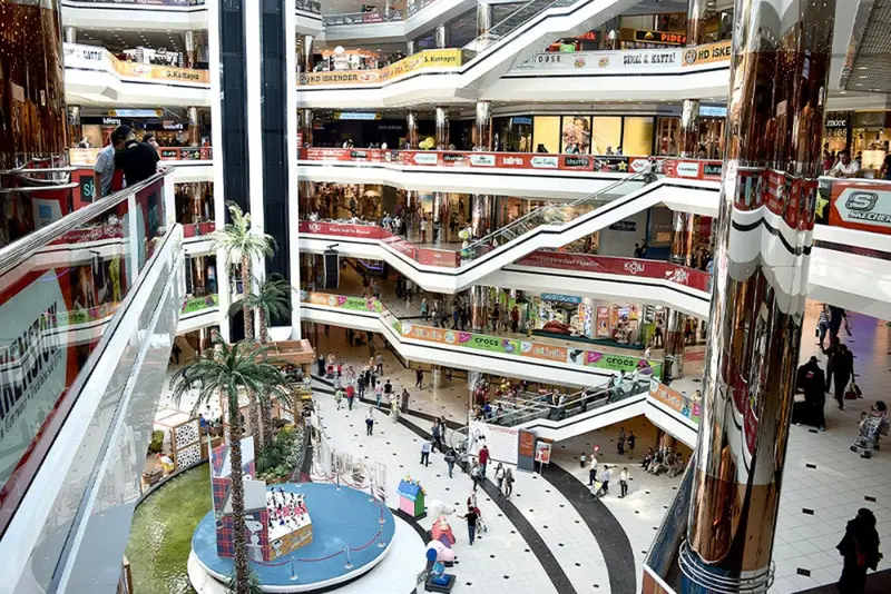  سادگی معماری داخلی استانبول مال، نسبت به طراحی کهکشانی مرکز خرید مارمارا پارک&nbsp;