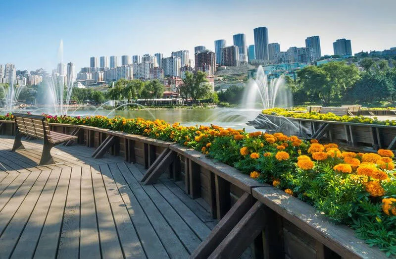 دریاچه مصنوعی و فضای سبز باهچهشهیر