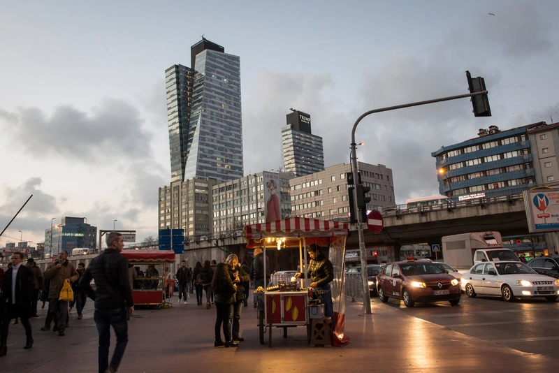 برجهای بلند و مراکز تجاری شیشلی