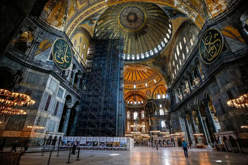 ساختمان کلیسای تاریخی ارتدوکس در اورتاکوی