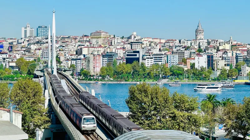 خاطرهای بهیادماندنی از گشتو گذار در شهر و دسترسی به مراکز خرید محبوب ترکیه با مترو