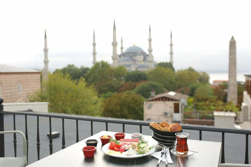 کافه&zwnj;رستوران سلطان &zwnj;احمد تامارا (Sultan Ahmet Tamara Cafe Restaurant)