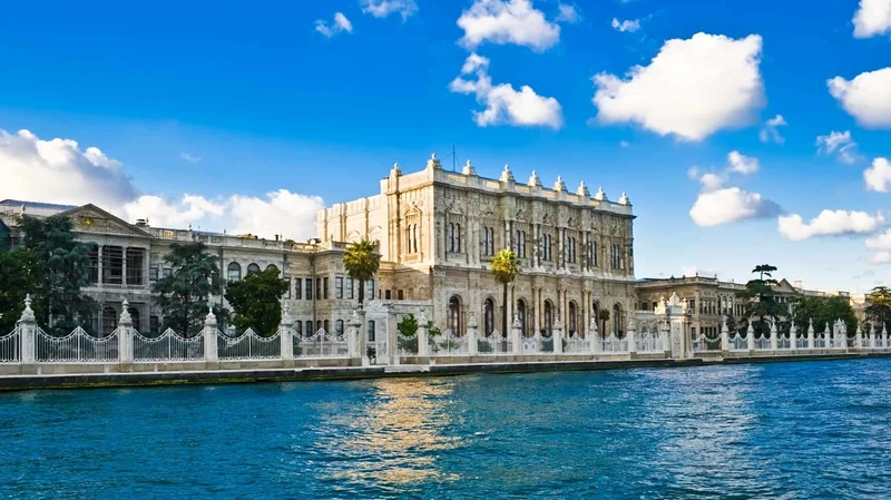 فاصله میدان تکسیم تا دریا