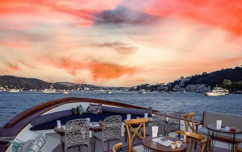 گشت و گذار در ببک