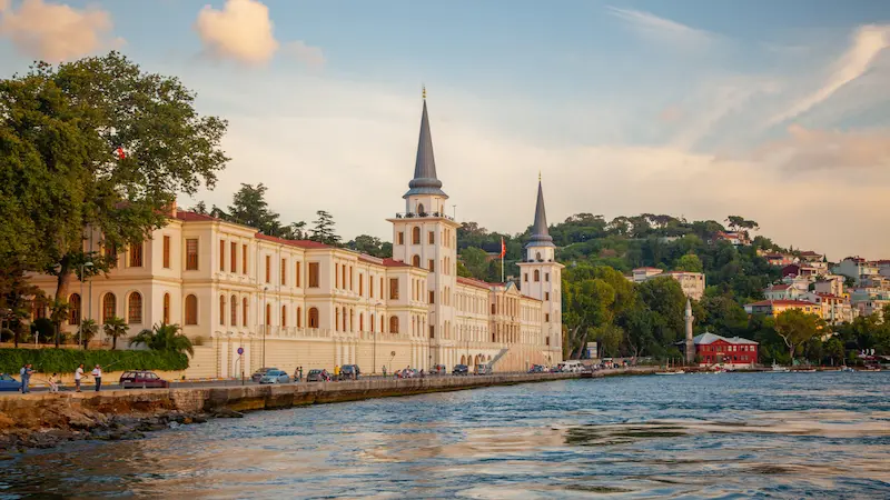 نمایی از یک کاخ عثمانی در محله اسکودار