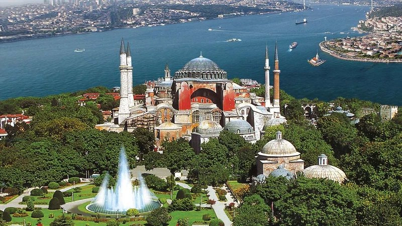 چرا شهریور بهترین زمان سفر به استانبول است؟