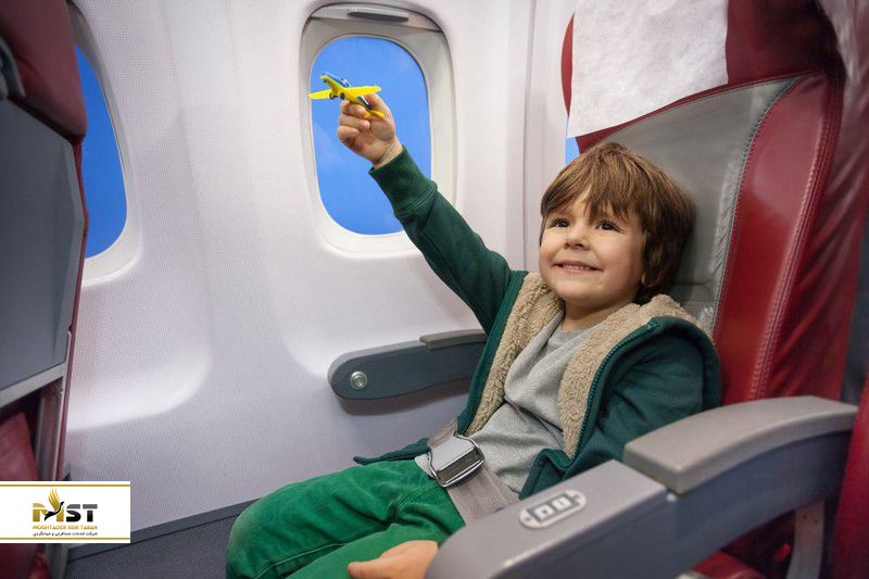 کودک در هواپیما