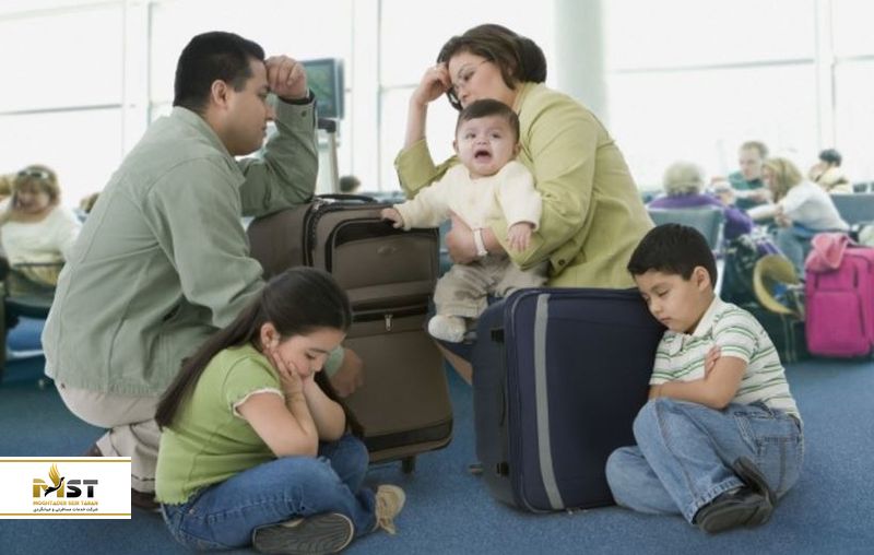 خانواده در فرودگاه