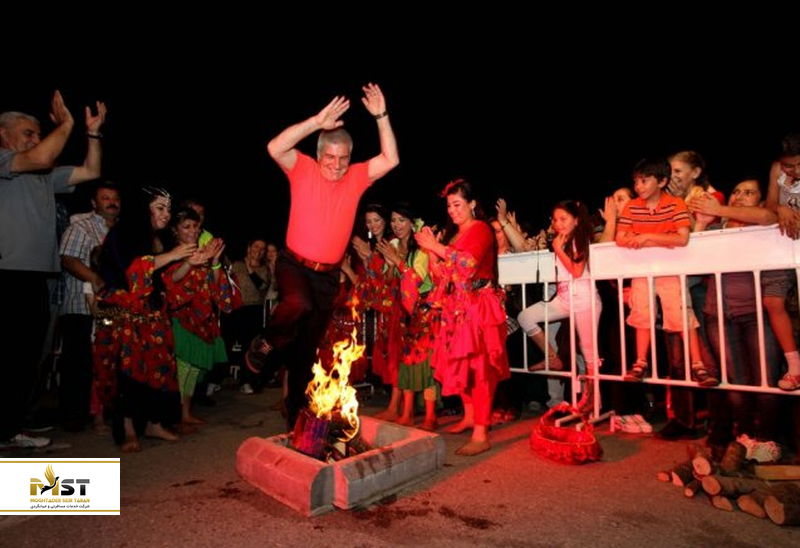 پریدن از آتش در فستیوال هیدیِرلِس در استانبول