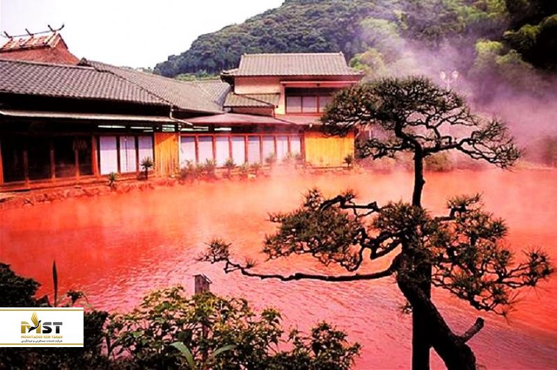 دریاچه خون ژاپن